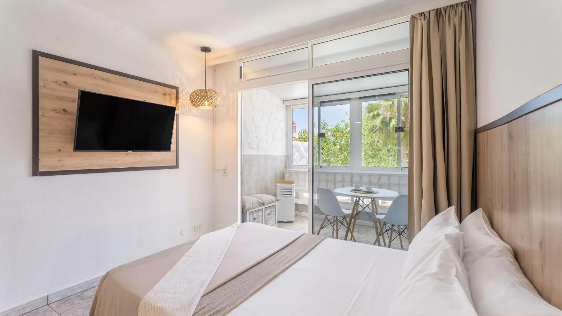 Hand Made Suite Costa Del Silencio 0*,
